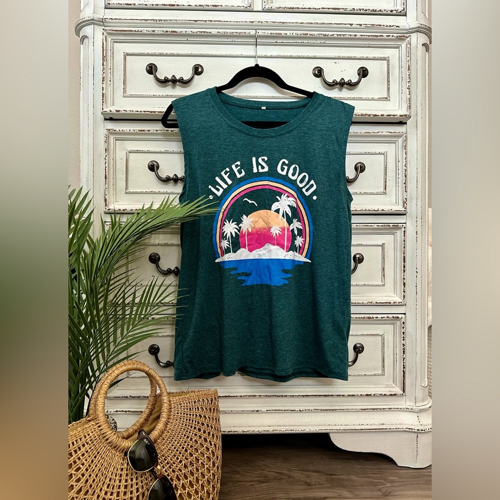 NEW* Women’s Sleeveless Summer Tee (XL)
